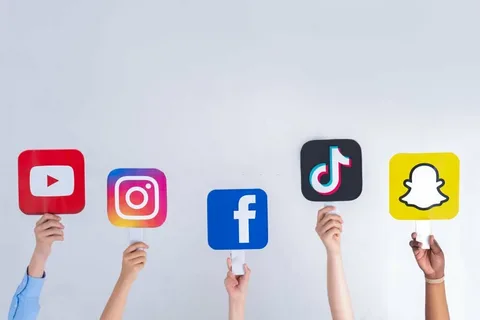 صناعة محتوى السوشيال ميديا


